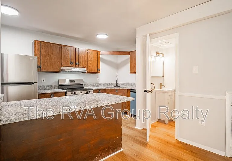 749 Pleasant St — Photo 16