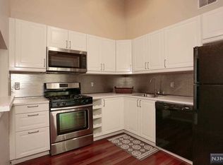 608 Lilac Ln, Mahwah, NJ 07430