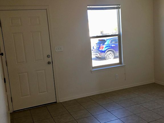 4th image of 4001 Laredo Ave #A & D
