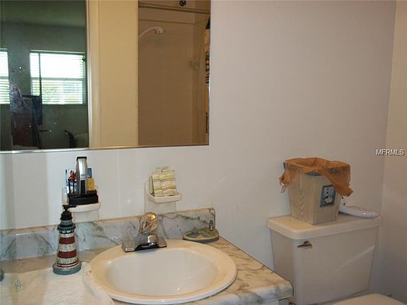 5th image of 1011 Warwick Ct