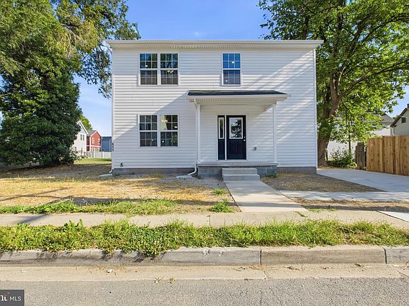 2nd image of 411 W Reed St