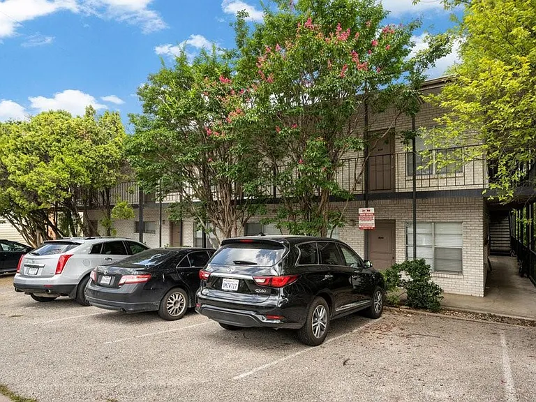 710 E Dean Keeton St #201 — Photo 5