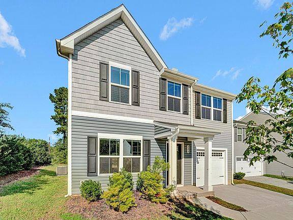 3rd image of 886 Cranbrook Dr