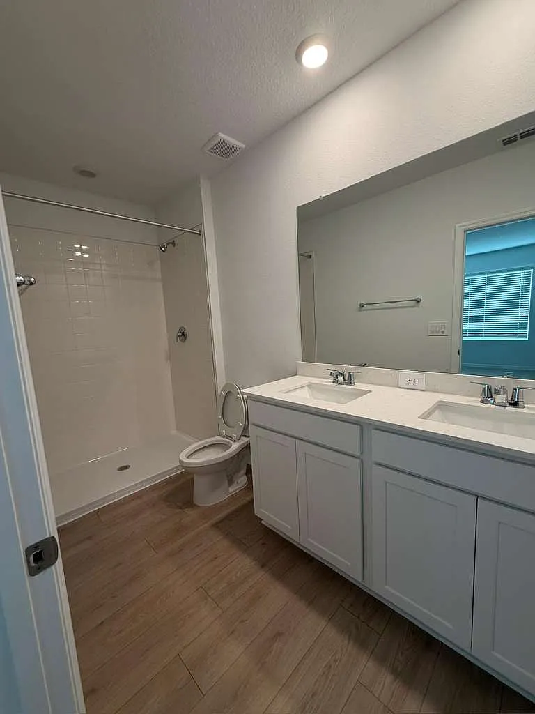 3 bed, 1500 sqft, $2,100 — Photo 4