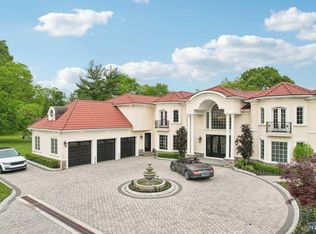 170 N Farview Ave, Paramus, NJ 07652