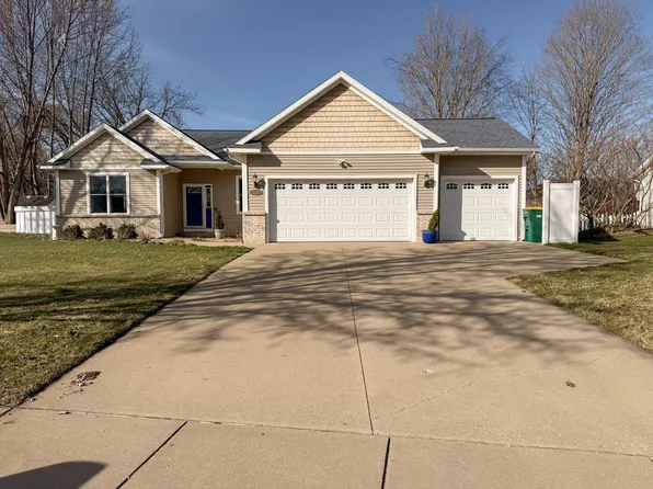 2150 Oak Leaf Trl, Portage, MI 49024