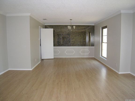 4th image of 3433 Foxbriar