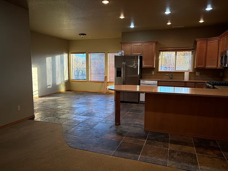 320 S Ella Ave #B — Photo 3