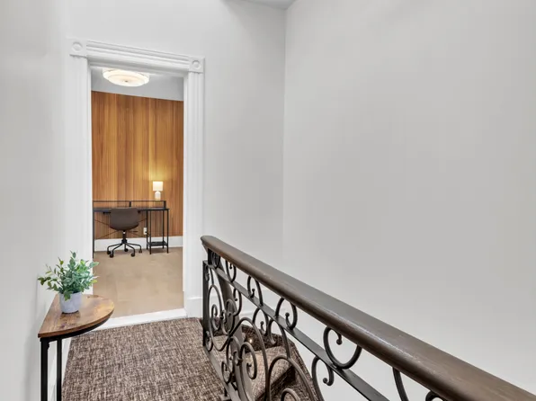 25-20 Newtown Avenue image 12 of 14