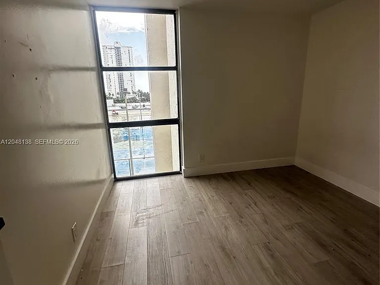 16919 N Bay Rd #710 — Photo 17