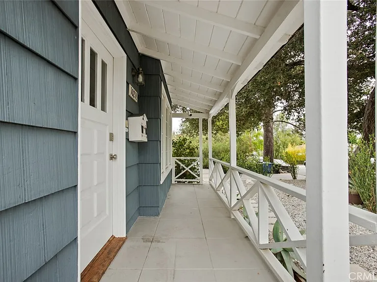 10215 Eldora Ave — Photo 4