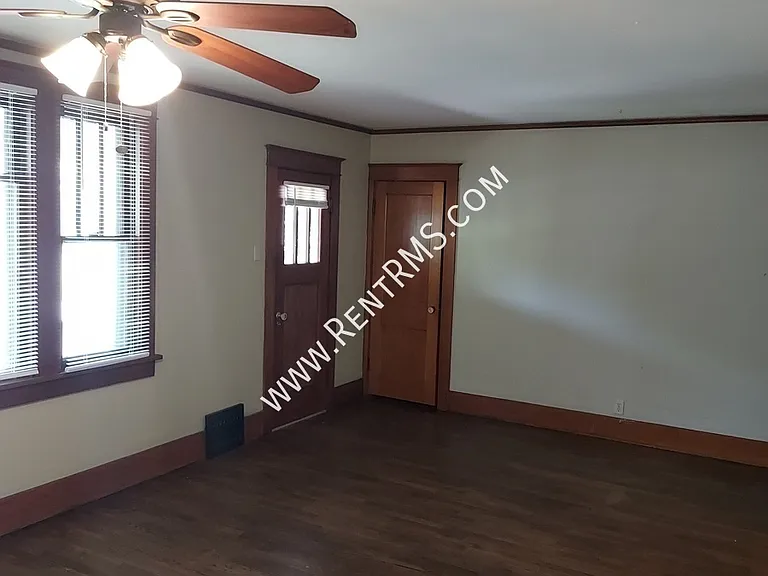 1272 SW Western Ave #2 — Photo 5