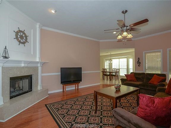 4th image of 1212 Baywood Ct
