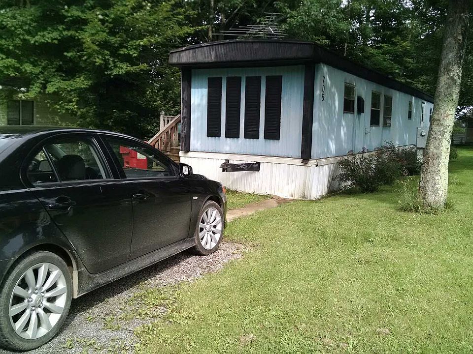 2nd image of 705 Bluebell Ln