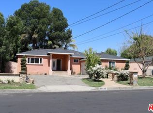 19135 Cantara St, Reseda, CA 91335
