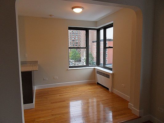 4th image of 252 E 61st St #S4c
