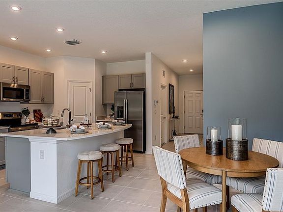 4th image of 8433 Lunar Skye St