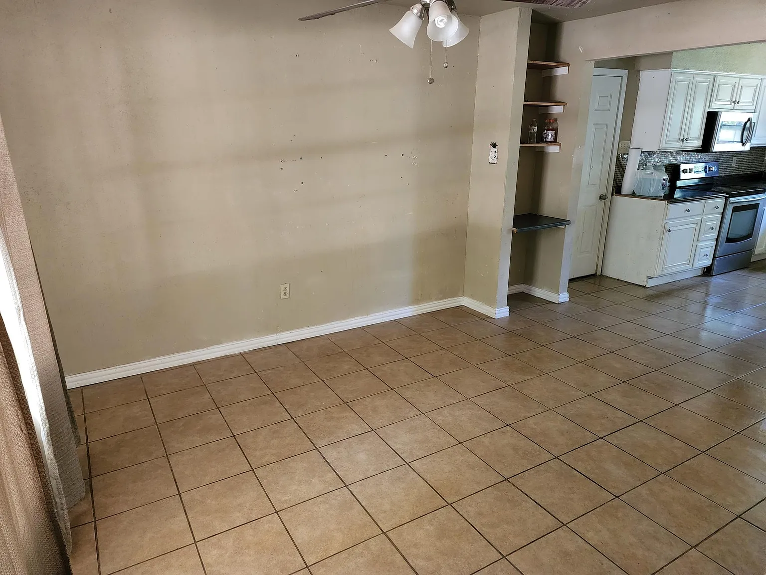 2779 Private Road 2410 — Photo 3