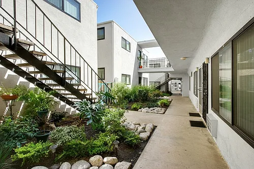 Castillian Apartments Photo 1 Castillian Apartments Photo 1