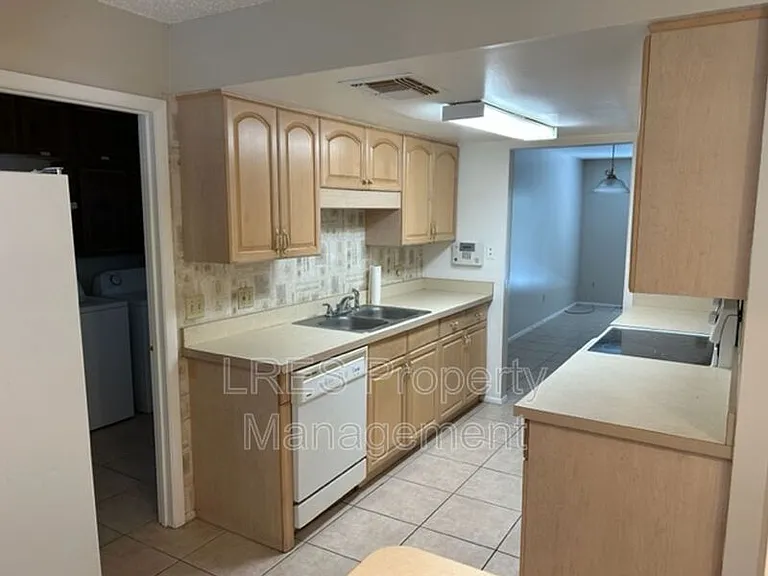 4603 Lighthouse Cir — Photo 4