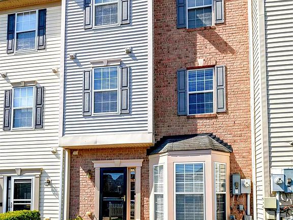 3rd image of 1912 Palonia Ct