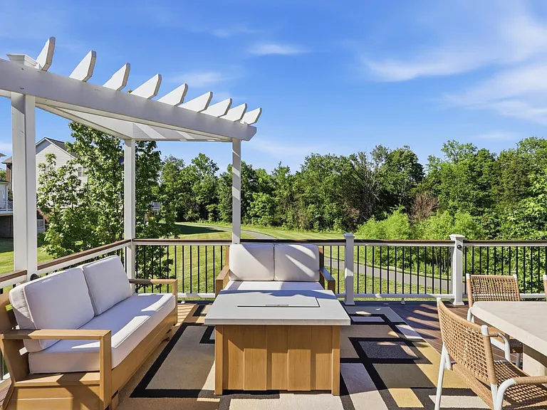 42522 Stratford Landing Dr — Photo 32
