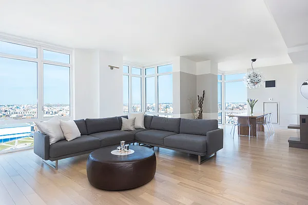 Sold by Compass | media 2