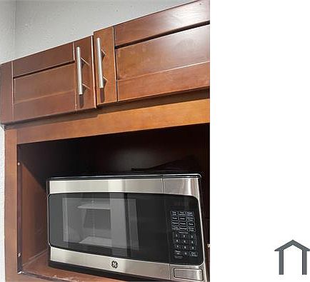 3rd image of 10912 Gulf Fwy APT 73