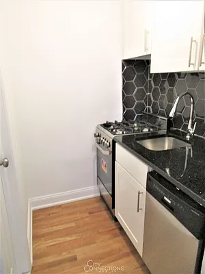 Rented by City Connections Realty | media 16