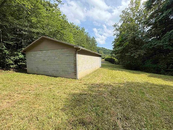 3rd image of 655 Drift Creek Rd