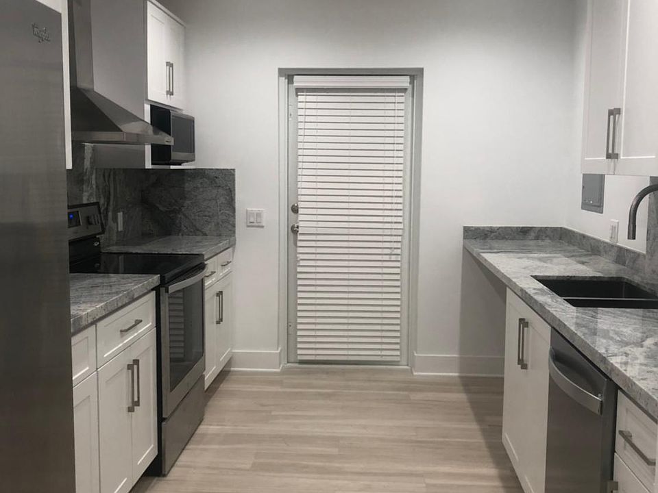 1st image of 1110 Mariposa Ave