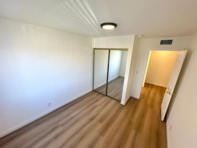 6402 Radford Ave #2 — Photo 12