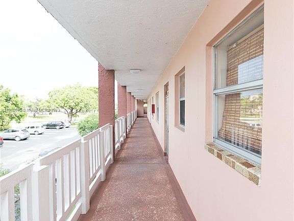 4th image of 9400 Sunrise Lakes Blvd APT 212