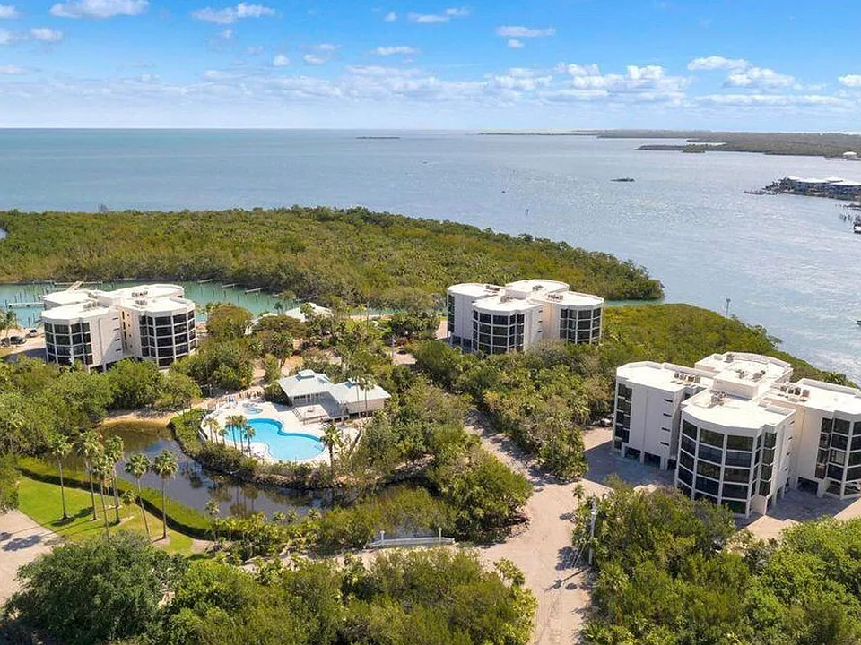 7204 Gulf Of Mexico Blvd #204