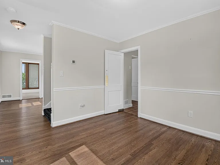 7823 Marion Ln — Photo 13