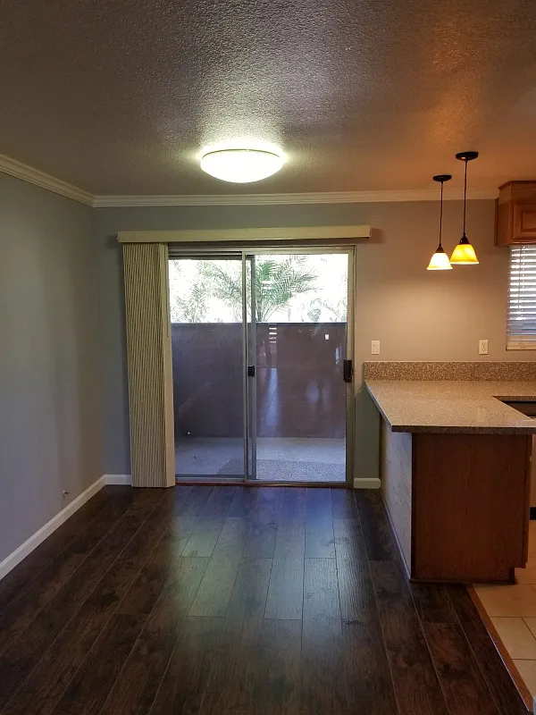 Lake House — Photo 3