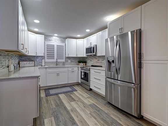 5th image of 900 Gulf Blvd APT 703