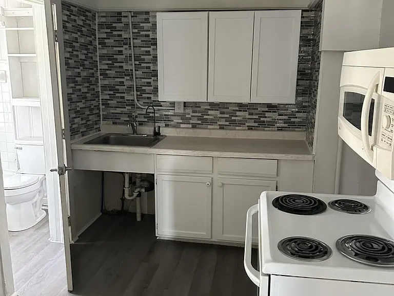 412 N William St — Photo 1