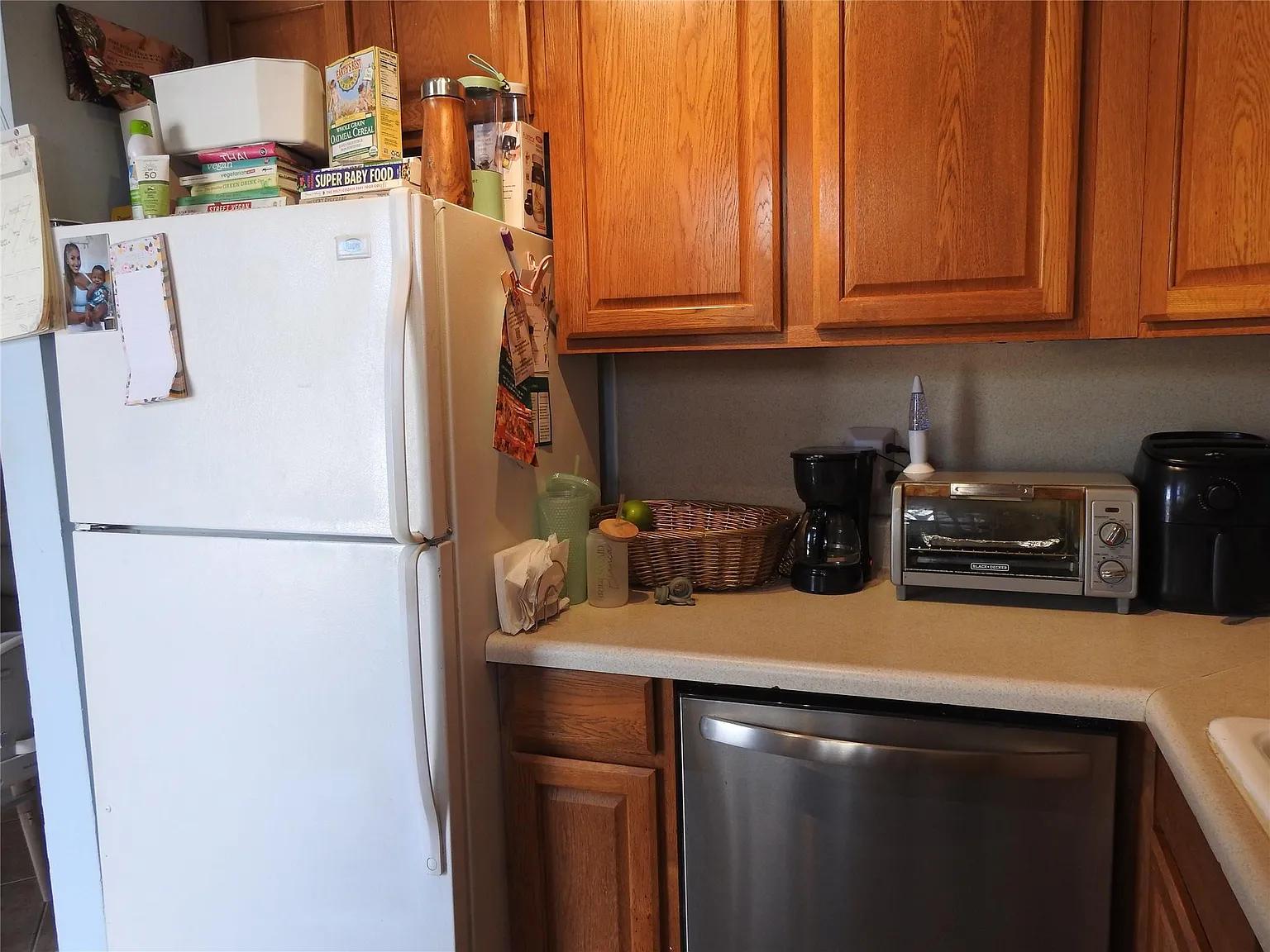 16 bed, 8.0 bath, 5505 sqft, $1,750 — Photo 4