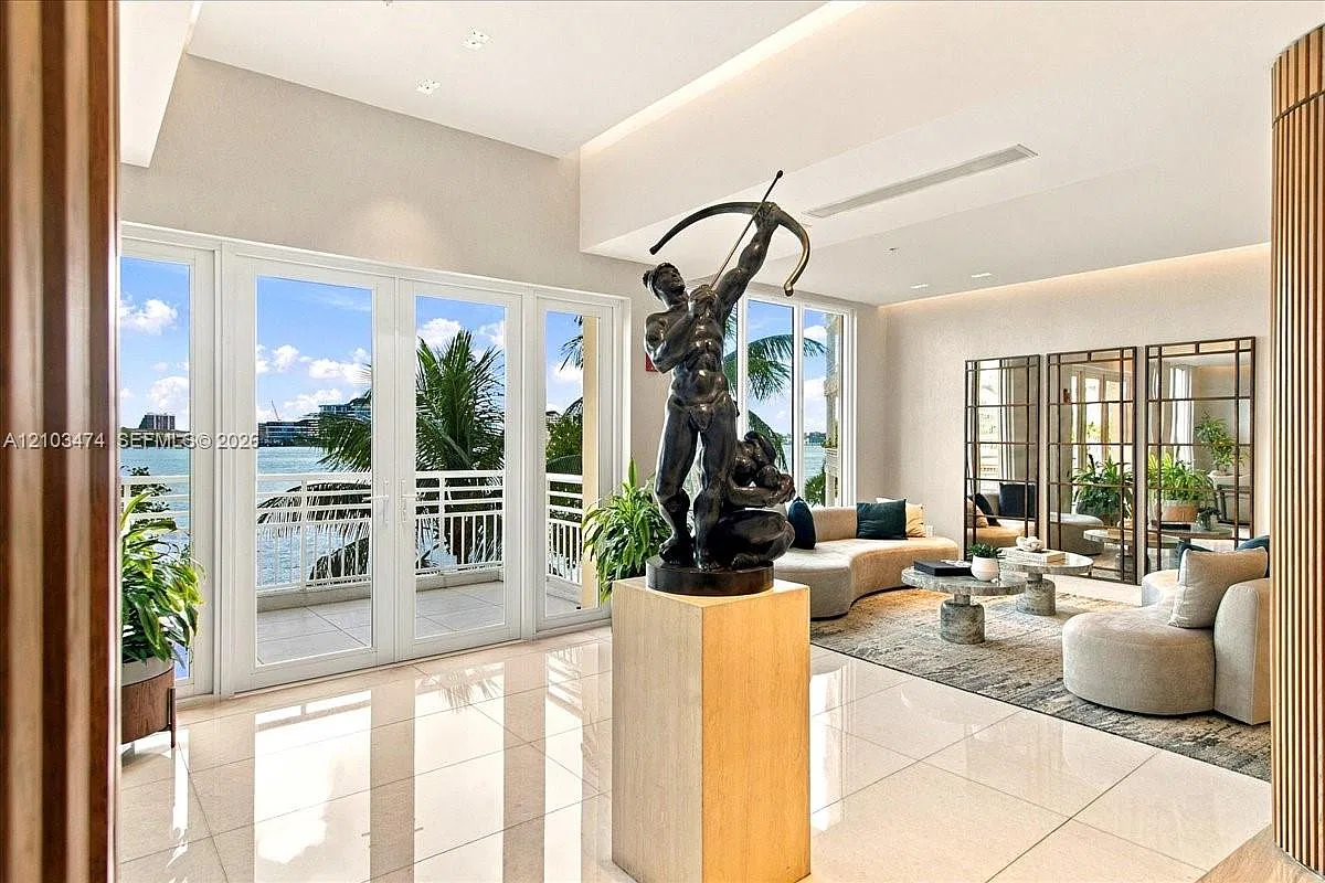 888 Brickell Key Dr — Photo 3