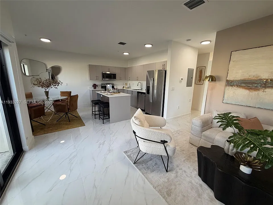 2308 E 4th Ave #205