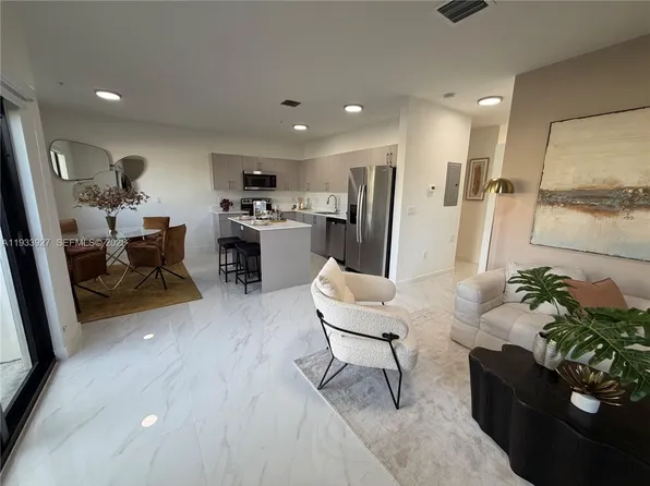 2306 E 4th Ave #204, Hialeah, FL 33013