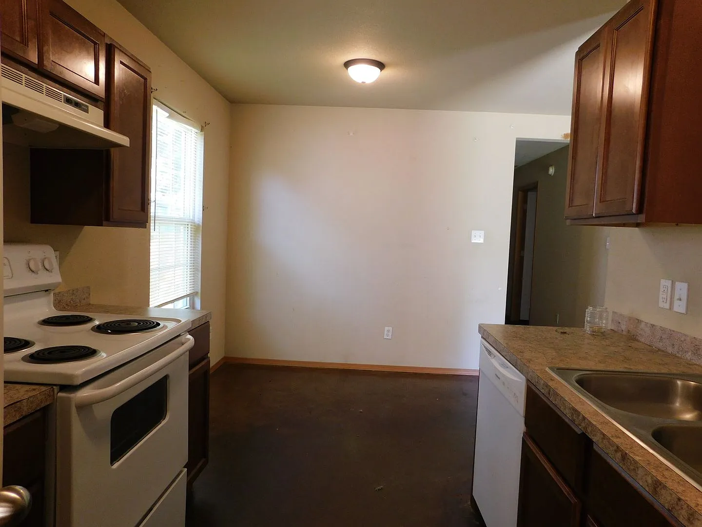 1500 N Greenwood — Photo 3