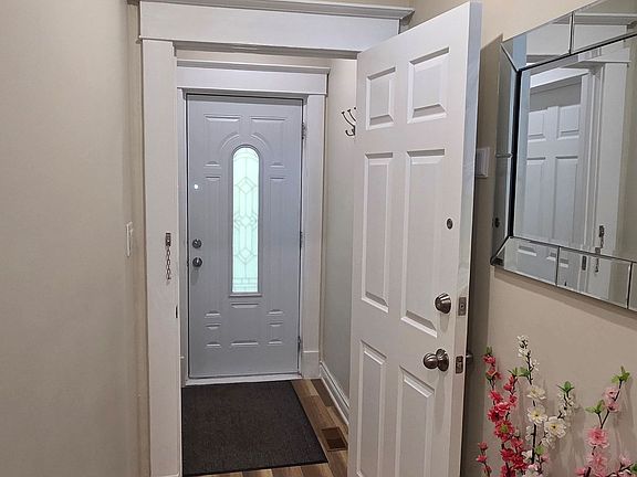 2nd image of 17 Howard Park Ave
