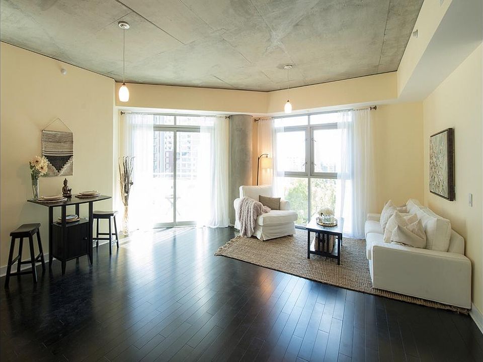 1st image of 801 Ash St