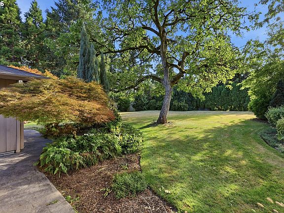 5th image of 700 Umatilla Way