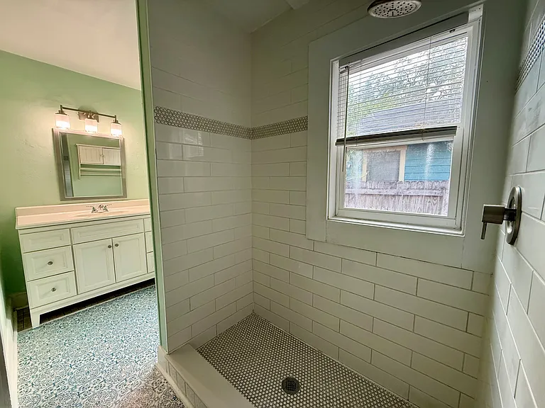 412 Louden Ave — Photo 15