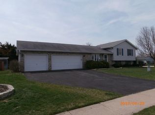 146 W Linda Ave, Cortland, IL 60112