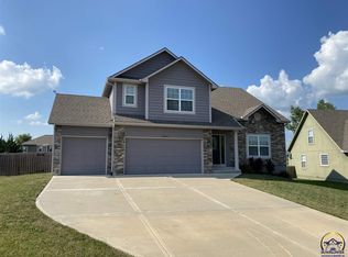 2501 E Stone Creek Ave, Tonganoxie, KS 66086