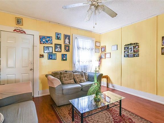 3rd image of 1605 W 11th Ave
